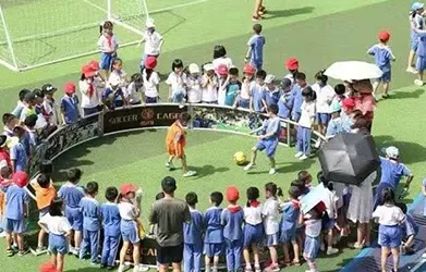 Gazon artificiel pour aires de jeux